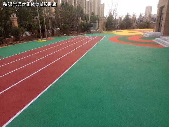 混合型塑膠跑道新國標與塑膠場地預(yù)制型跑道卷材的解析